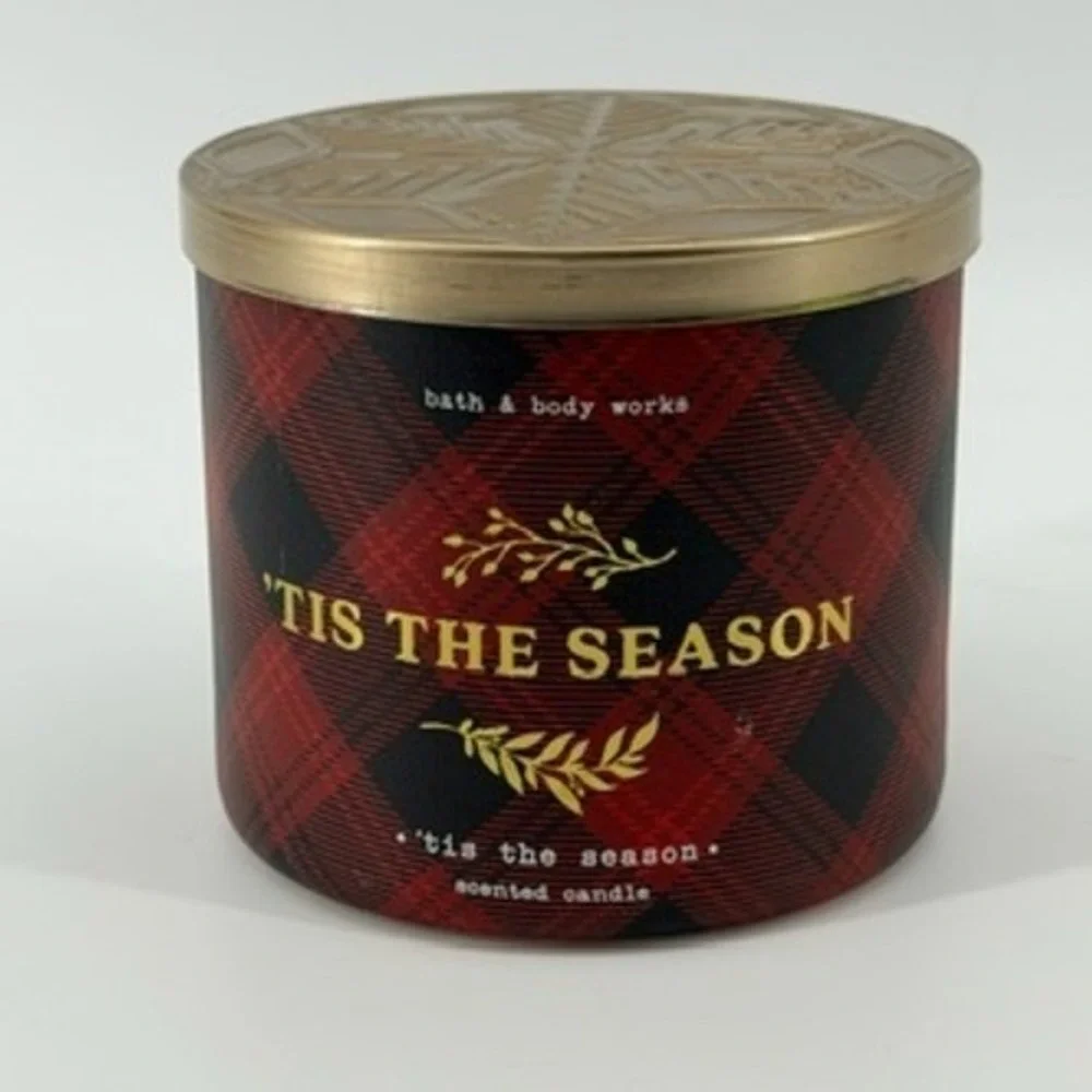 Bath & Body‎ Works Tis The Season 3-Wick Scented Candle 14.5oz Red Plaid Holiday - Picture 2 of 6